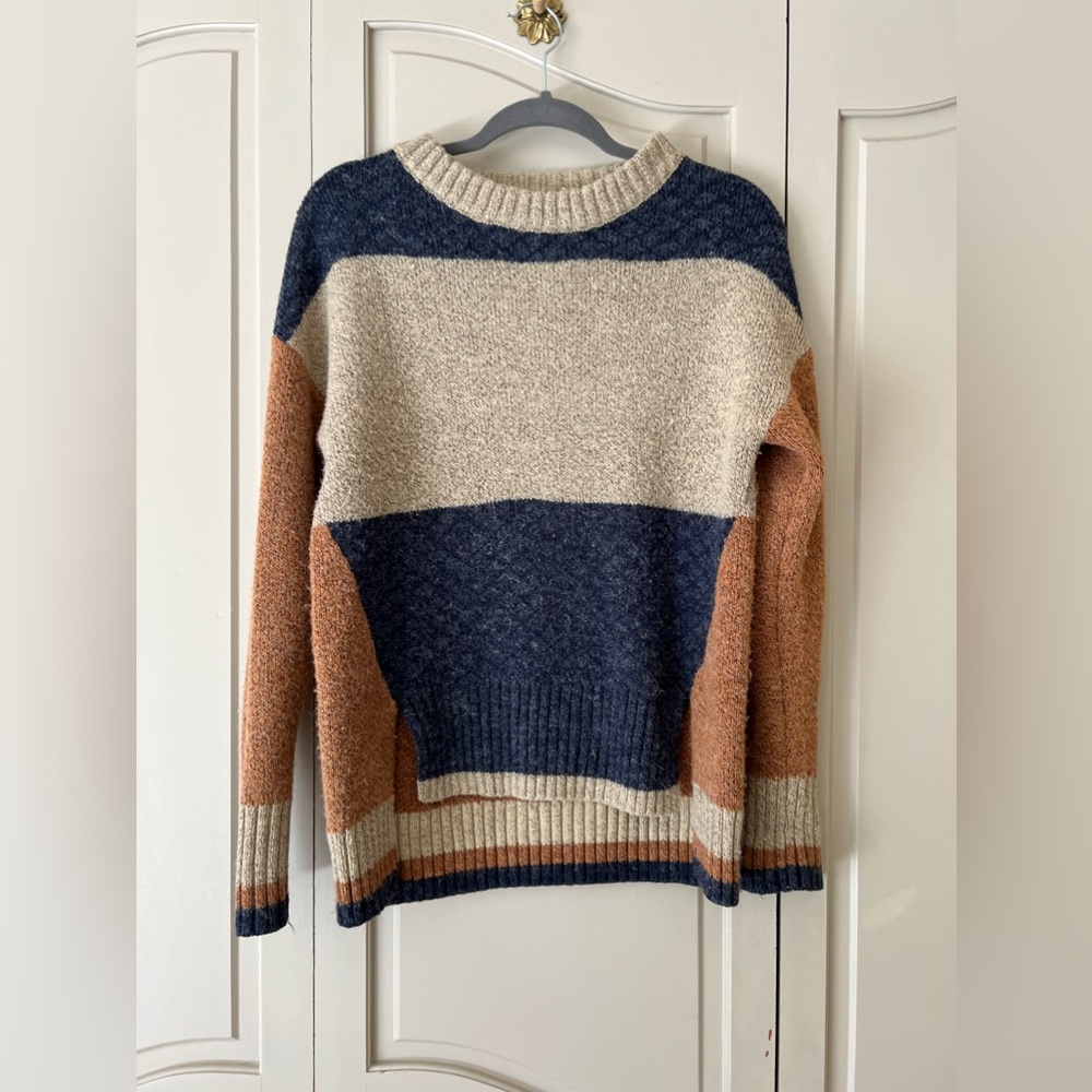 Women’s size small Promesa color block sweater
